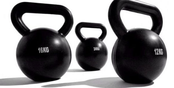 10 Exercícios com kettlebell para treinar em casa! - Oxer Brasil