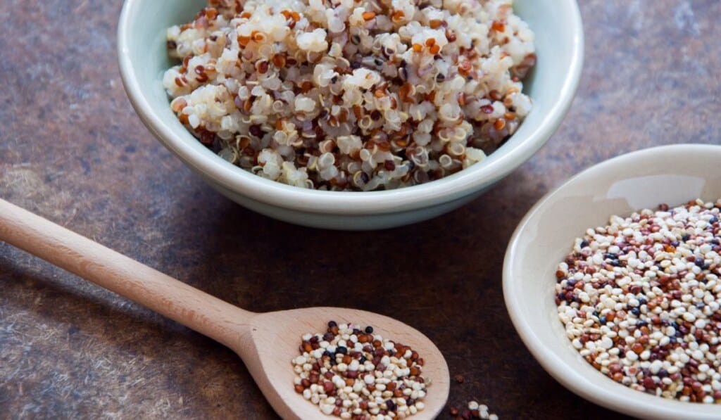 Quinoa: Seus Benefícios, Como fazer corretamente e uma receita rápida quinoa como fazer preparar