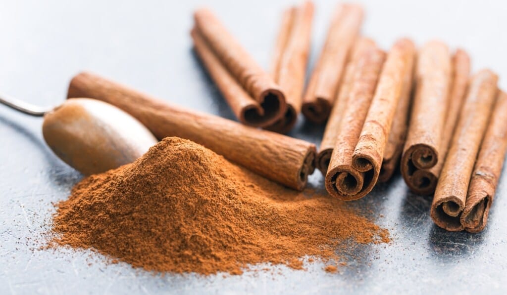 15 Benefícios da Canela, Propriedades e Contraindicações canela